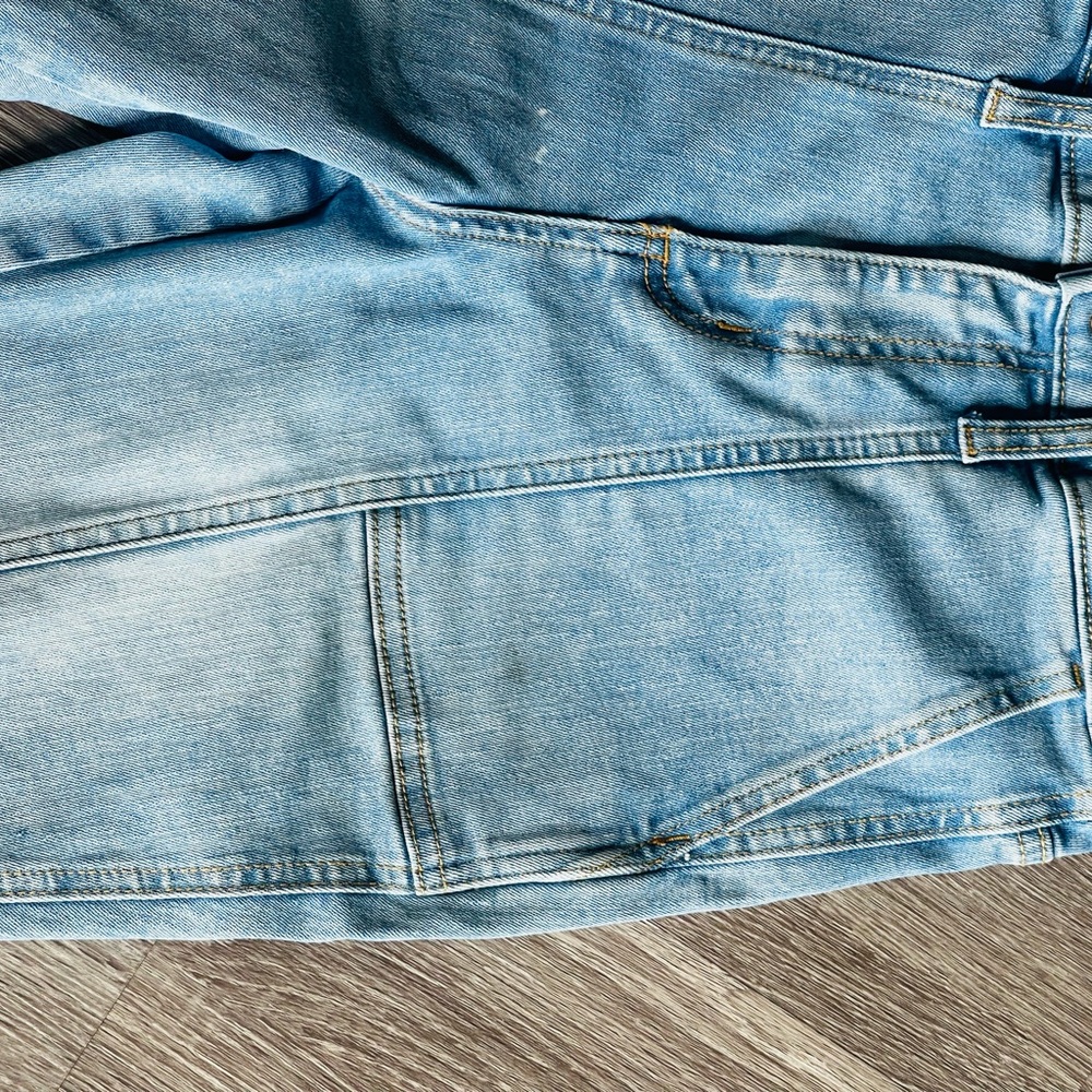 Universal Thread High Rise Light Denim Jeans - Picture 8 of 12